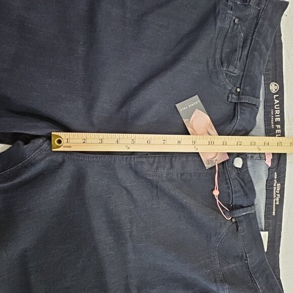 Laurie Felt Silky Flare Jeans Women's 3XT Dark Blue Wash Wide Leg Flare NWT NEW - Picture 5 of 16